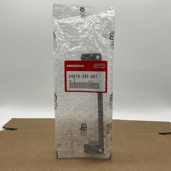 Honda BRACKET 24819-ZW5-U01 OEM NEW - Picture 1 of 4